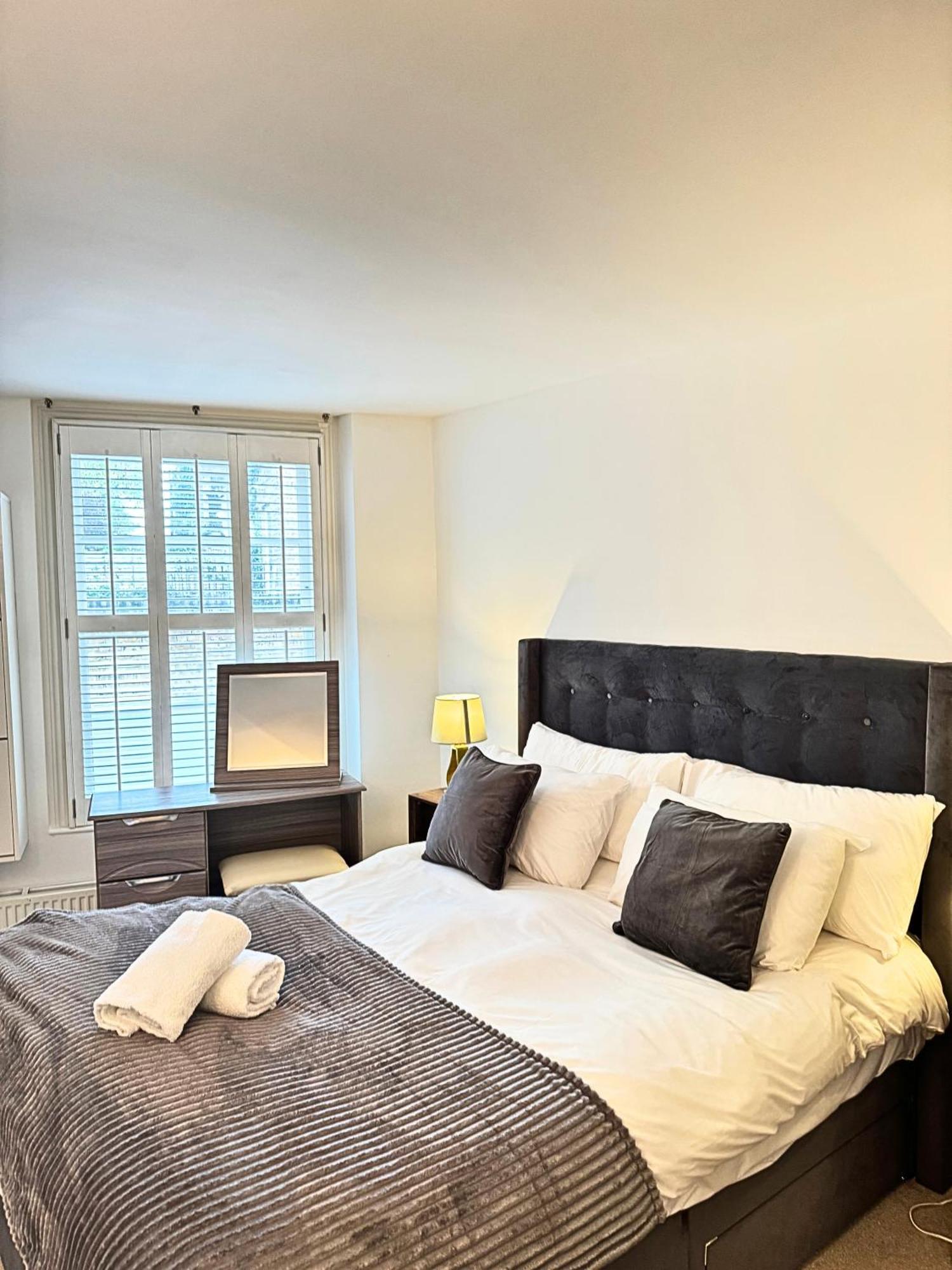 The Heart Of Kensington Mews - 3 Bedrooms House-Private Entrance-Hyde Park Walk Away-Green Park 9 Minutes Underground- The Best Of London With Glamour Of Kensington Exterior foto